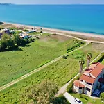 Beachfront Justrelax With Private Pool By Dadovillas Villa *