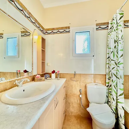 Villa Beachfront Justrelax With Private Pool By Dadovillas Acharavi (Corfu)