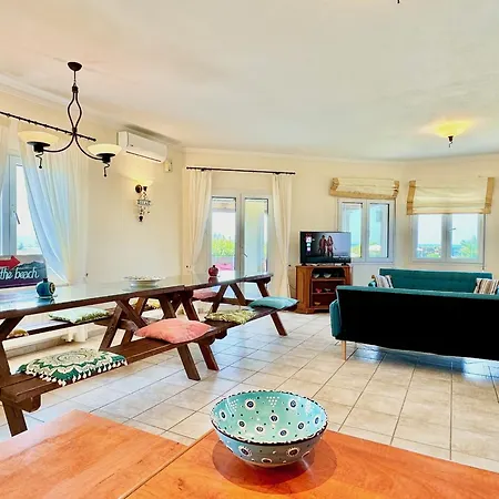 Beachfront Justrelax With Private Pool By Dadovillas Villa